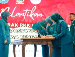 Nawal Yasin Lantik Ketua PKK dan Posyandu se-Jawa Tengah