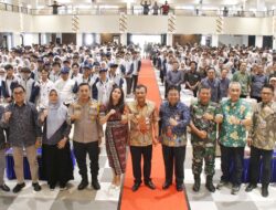 *Bantu Verifikasi Data, Ahmad Luthfi Lepas 1.910 Mahasiswa KKN Tematik RTLH di Kudus*