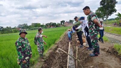 Dandim Pemalang Pantau Langsung Pembangunan Irigasi Tersier di Wilayah Kec. Bodeh 10 IMG 20251001 WA0065