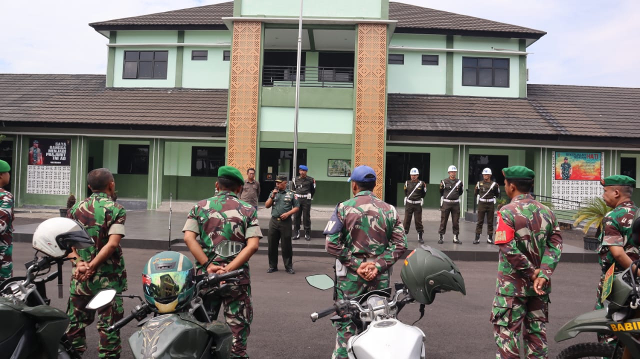 Anggota Kodim Pemalang Terima Sosialisasi dari Subdenpom IV/1-2 Pekalongan Terkait Penggunaan Lampu Rotator, Strobo, dan Sirine 1 IMG 20251022 WA0052