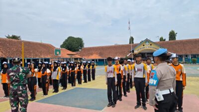 Babinsa Koramil 08/Randudongkal Berikan Materi LDKS kepada OSIS SLTPN 2 Randudongkal 10 IMG 20251210 WA0054