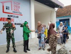 Ramadhan Penuh Berkah, Koramil 01/Pemalang Bersama Persit Bagikan 300 Takjil kepada Warga Paduraksa