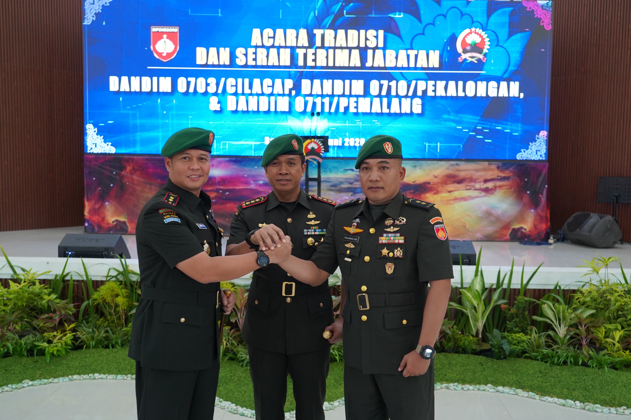 TIGA DANDIM JAJARAN KOREM 071/WIJAYAKUSUMA RESMI BERGANTI, ESTAFET KEPEMIMPINAN UNTUK PENGABDIAN YANG LEBIH BAIK 1 IMG 20260620 WA0032