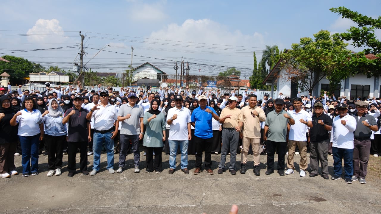 Serahkan SK Pengangkatan 516 Guru Jadi Kepsek, Bupati Anom: Dorong Mutu Pendidikan di Era Digital 1 WhatsApp Image 2026 06 28 at 01.04.51