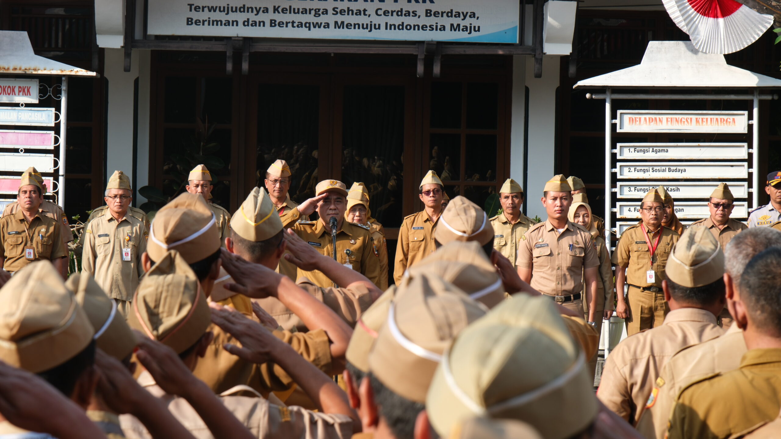 Pimpin Apel Pagi, Wabup Pemalang Apresiasi Kesigapan Tim Damkar Padamkan Kebakaran 1 DSCF7661 scaled