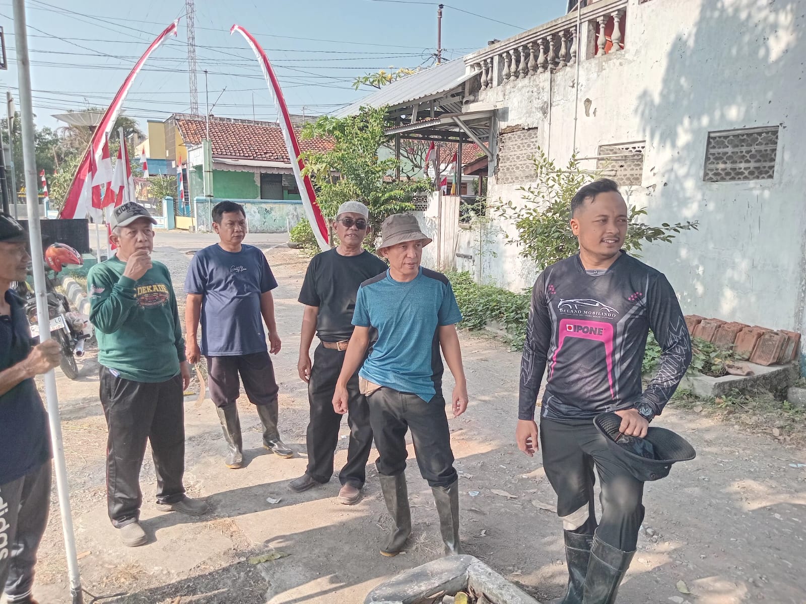 Sungai Srengseng Sugihwaras Dibersihkan, Lurah Minta Semua Wilayah Lalui Sungai Patuhi Perda Sampah 1 IMG 20260805 WA0004