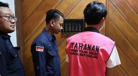 Penyidik Kejari Pemalang Tahan Mantan Mantri Bank BUMN Terkait Korupsi Dana KUR 1 IMG 20260807 WA0036