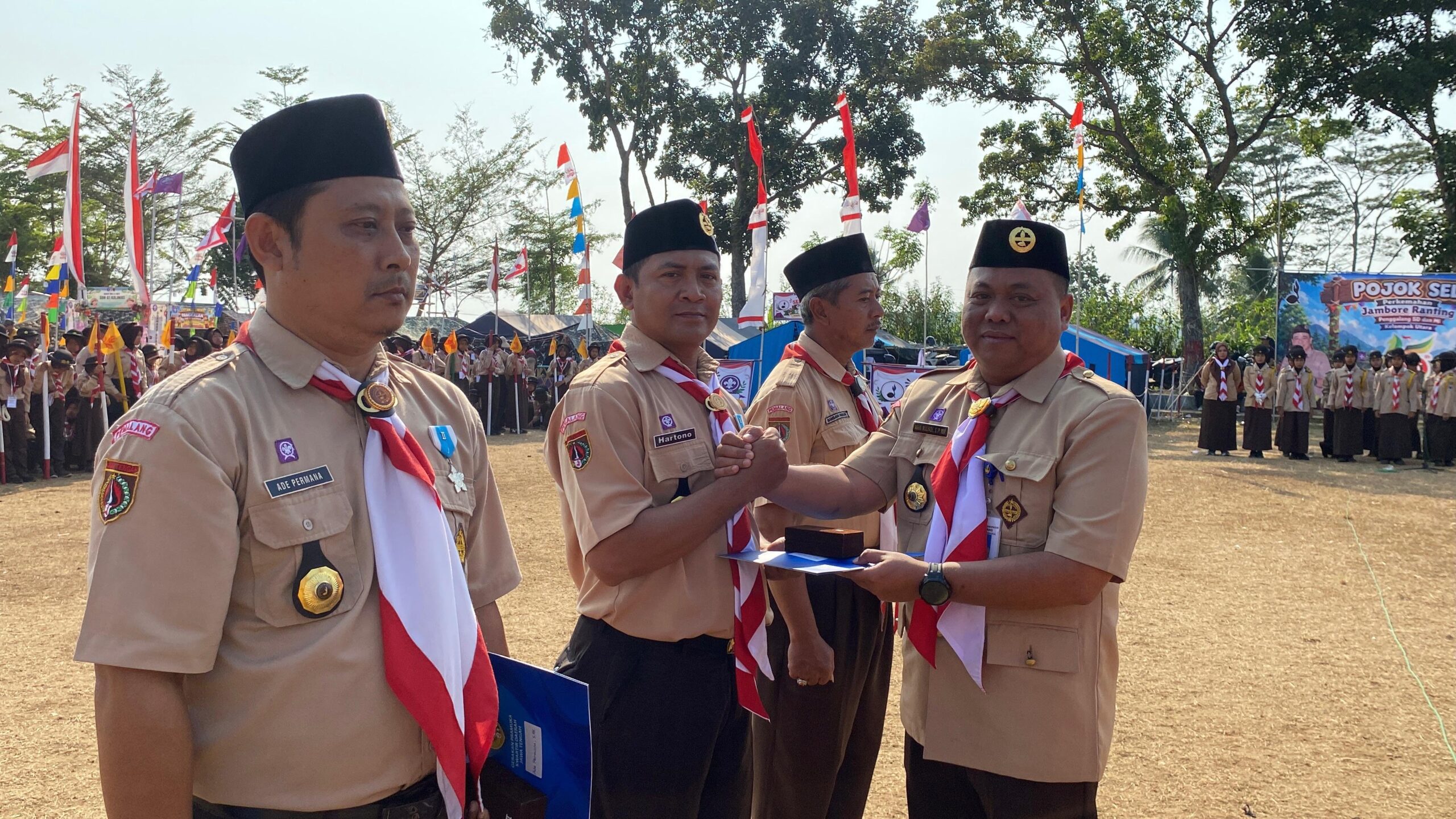 Tutup Perkemahan di Desa Kalimas,Camat Dorong Penggalang Jadi Pemimpin Masa Depan 1 IMG 20260814 WA0066 scaled
