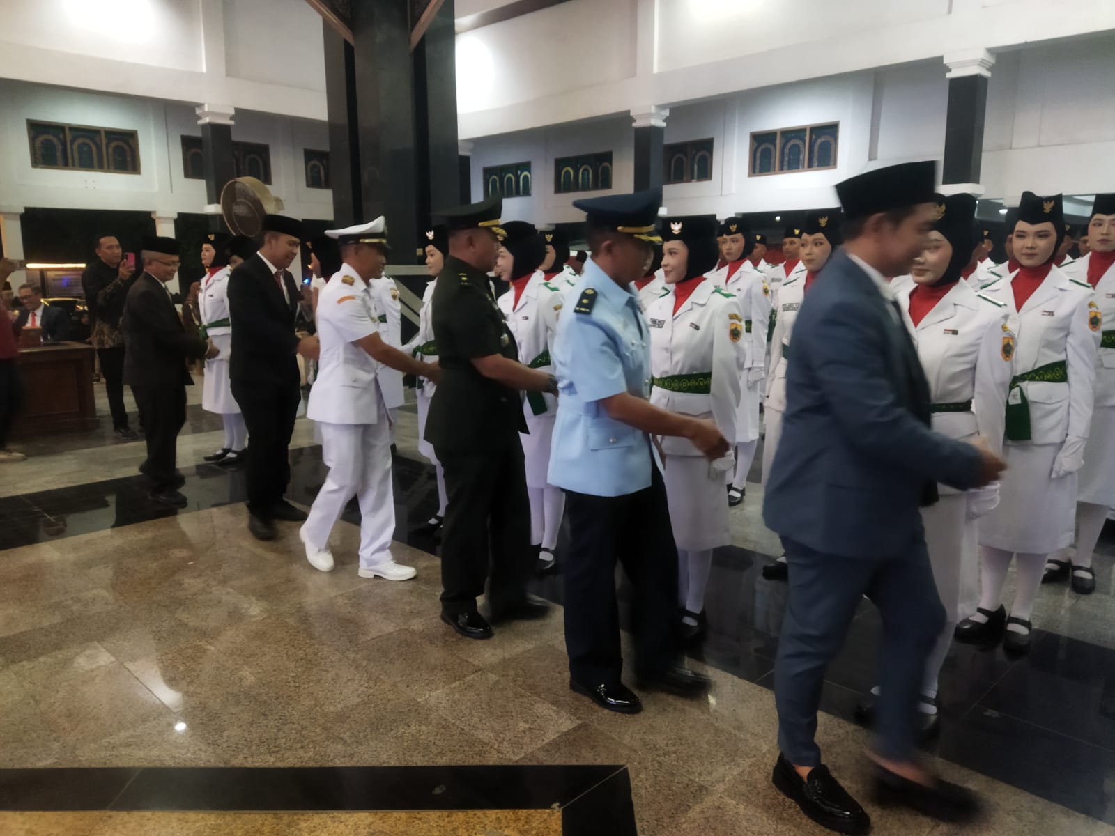 Kasdim 0711/Pemalang Hadiri Upacara Pengukuhan Paskibraka Peringatan HUT Ke-81 Kemerdekaan Republik Indonesia Kabupaten Pemalang Tahun 2026 1 IMG 20260816 WA0002