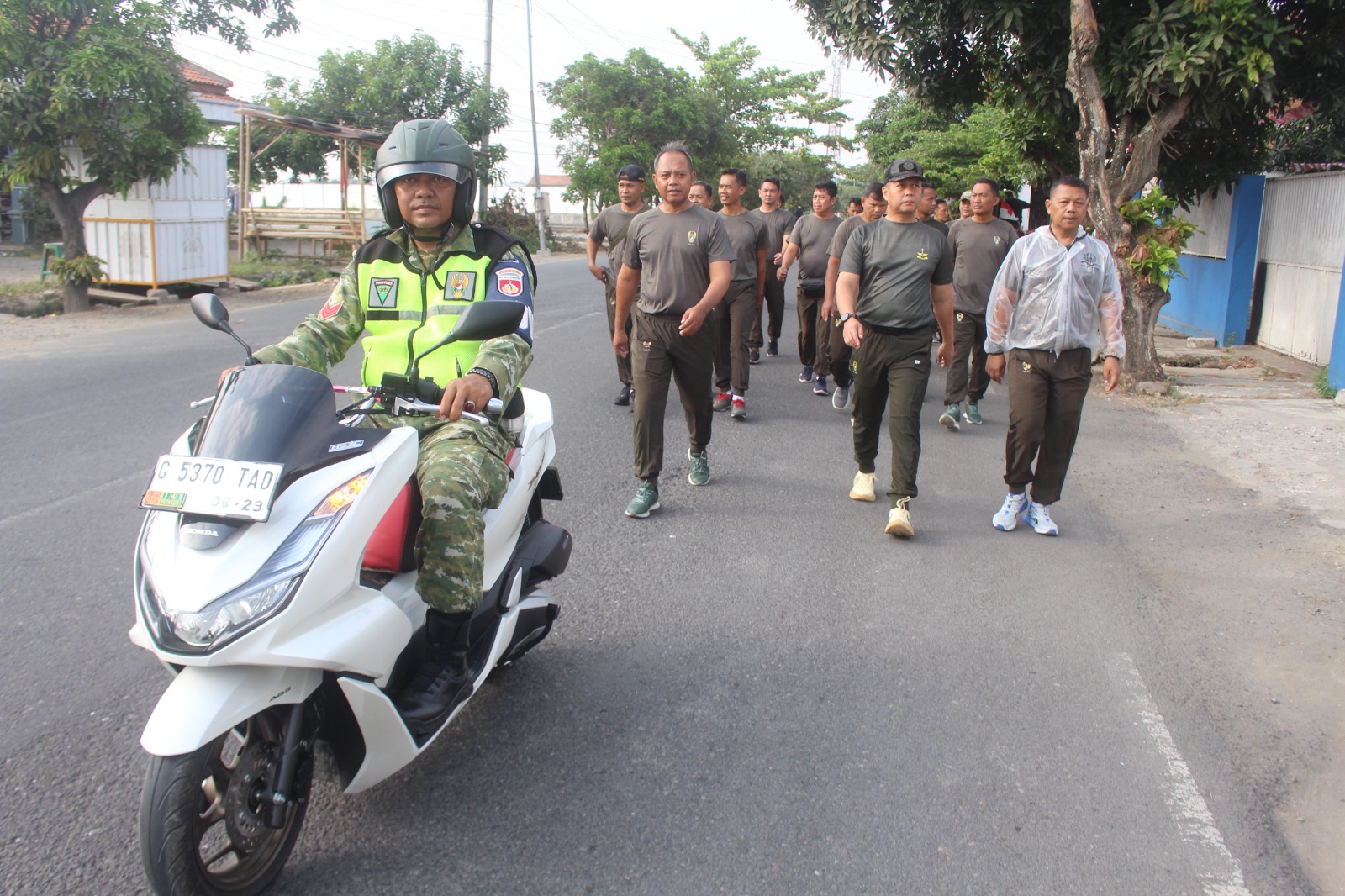 Dandim 0711/Pemalang Pimpin Olah Raga Bersama Anggota, Perkuat Kebugaran dan Soliditas Prajurit 1 IMG 20260821 WA0051