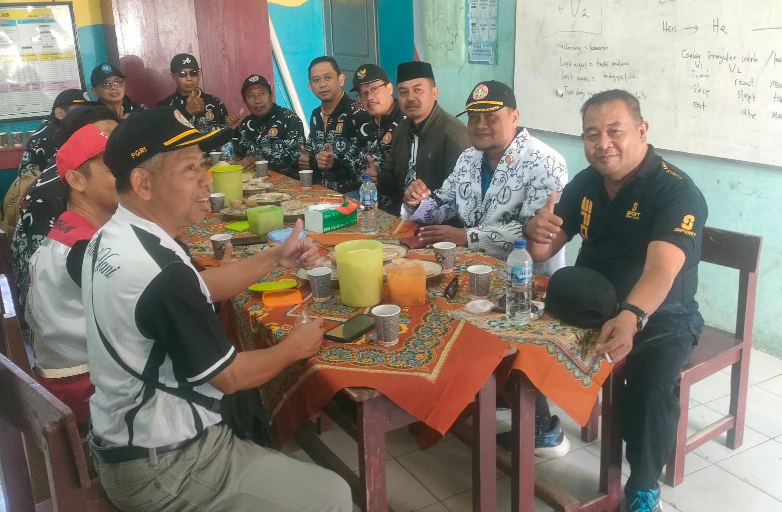 Ringankan Beban Warga, PGRI dan Camat Petarukan Pasok Air Bersih di Pulosari* 1 IMG 20260906 WA0028
