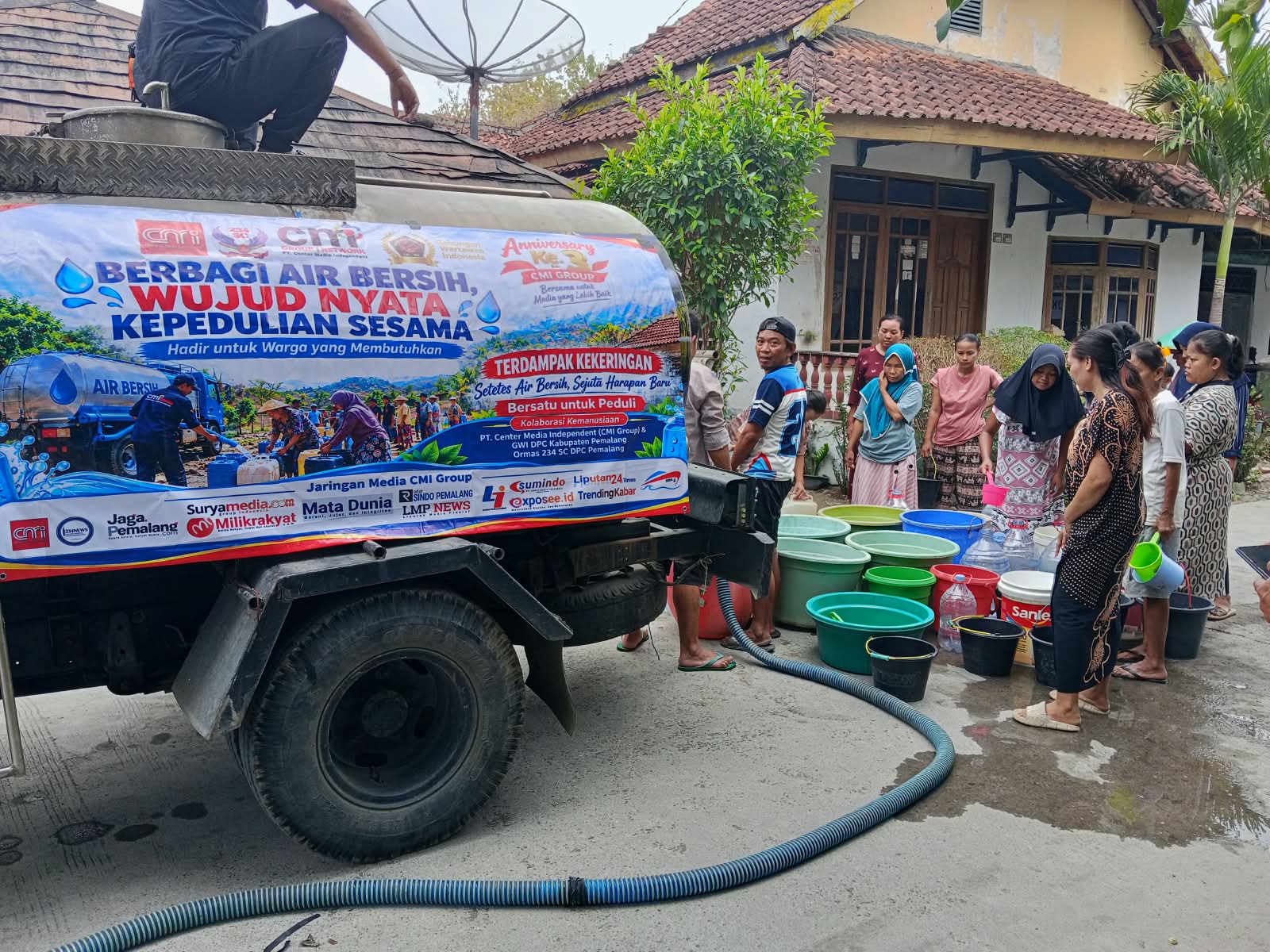 Gandeng GWI dan Ormas 234sc, CMI Gruop Distribusikan Air Bersih di Desa Longkeyang 1 IMG 20261010 WA0038