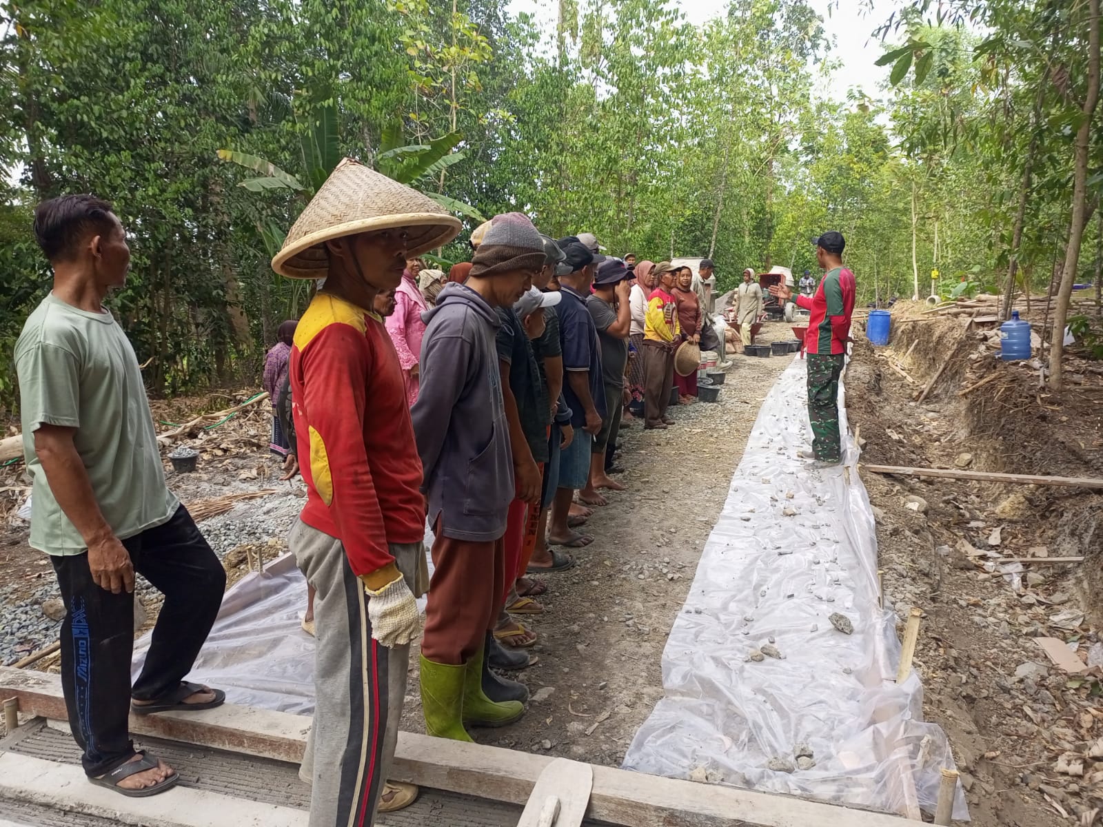 Bakti TNI AD untuk Rakyat, Tumbuhkan Gotong Royong demi Kesejahteraan Warga Kebumen 1 IMG 20261013 WA0050