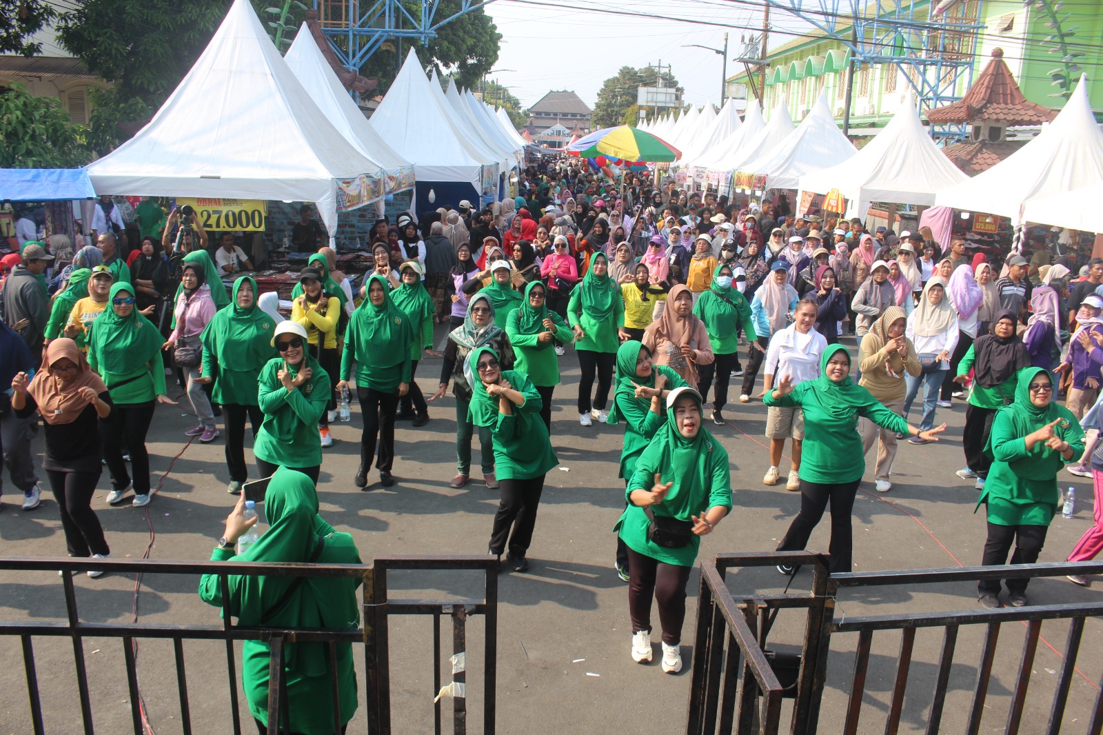 Meriahkan HUT Ke-81 TNI Tahun 2026, Kodim 0711/Pemalang Gelar Jalan Sehat dan Senam Bersama Bersama Ratusan Warga 1 IMG 20261018 WA0019